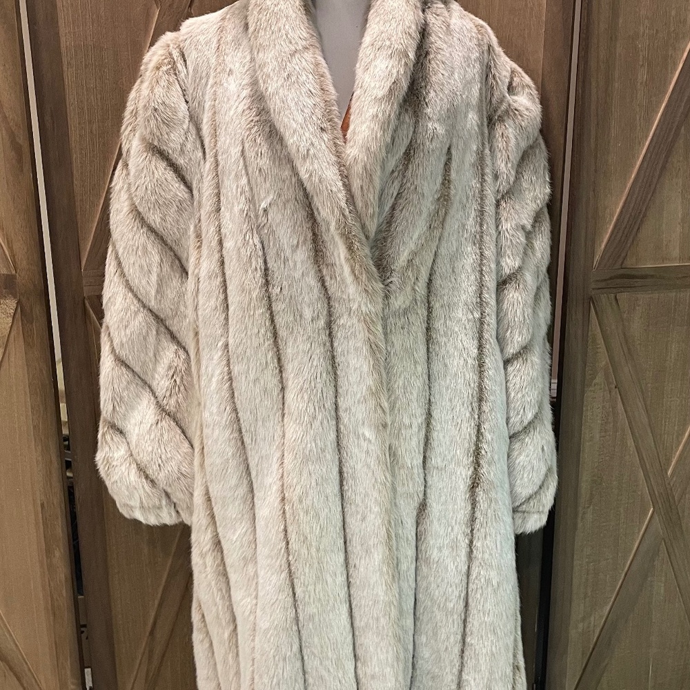 Vintage Olympia Tan Faux Fur Women’s Long Coat Size 2 XL